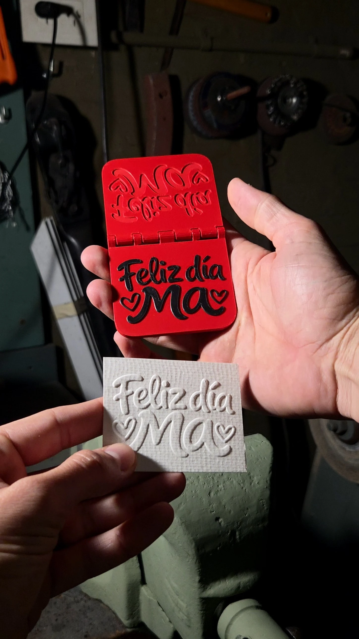 Sello Feliz Día Ma — Sello abierto sobre la tarjeta